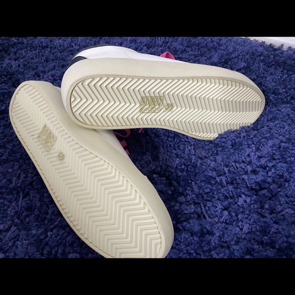 Brand new sneakers. - Picture 8 of 8